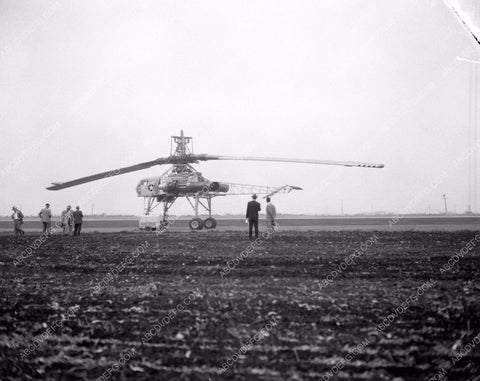 Howard Hughes tests new crane helicopter & airplane 8b03-273