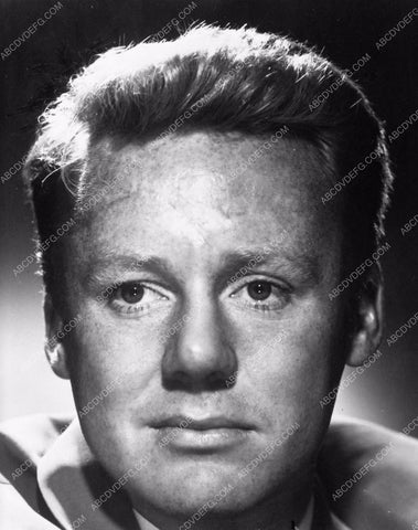 Van Johnson portrait 8b03-304