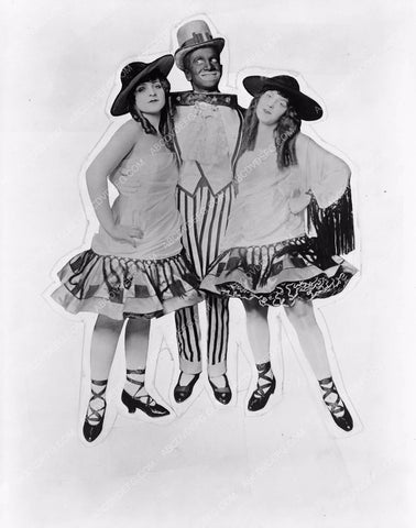 Al Jolson in blackface two girls in patriotic number 8b03-310