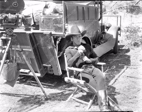 Buck Jones relaxes behind the scenes 8b03-341