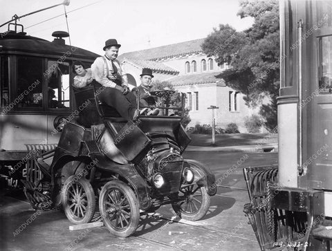 Stan Laurel Oliver Hardy smashed by a streetcar oops 8b03-489
