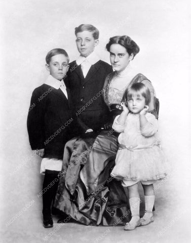 Carole Lombard as child with family portrait 8b03-547
