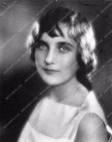 Carole Lombard portrait 8b03-550