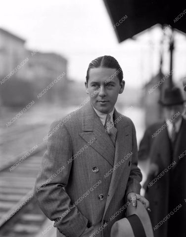 silent star Ben Lyon candid at the train station 8b03-663