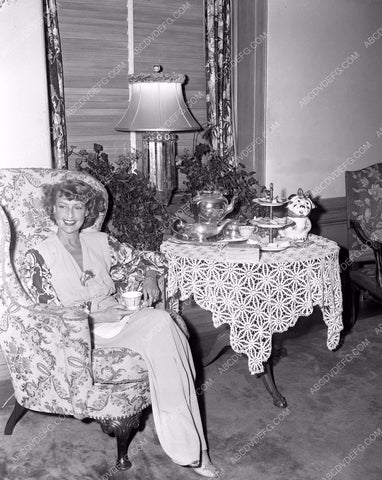 Jeanette MacDonald enjoys tea at home 8b03-878
