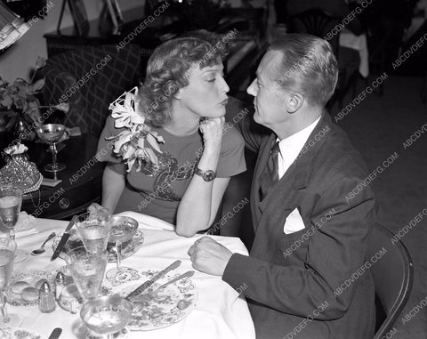 Jeanette MacDonald Gene Raymond candid at home 8b03-882
