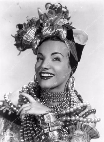 Carmen Miranda portrait 8b4-004