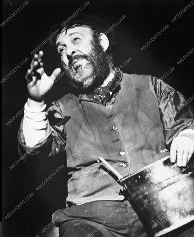 Zero Mostel in live stage play? 8b4-027