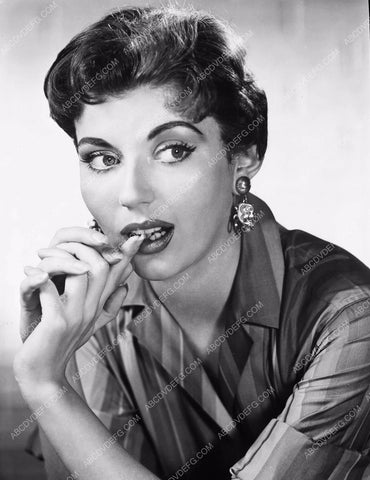 beautiful Narda Onyx portrait 8b4-186