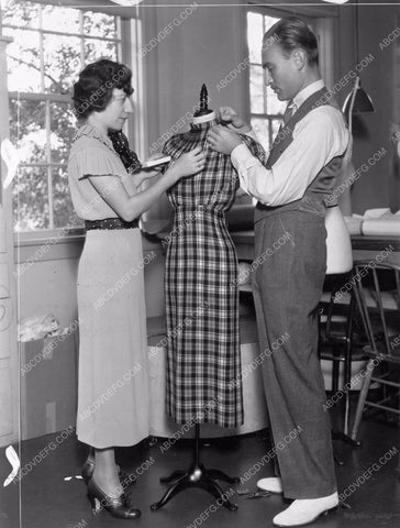 wardrobe costume designer Walter Plunkett and seamstres 8b4-495
