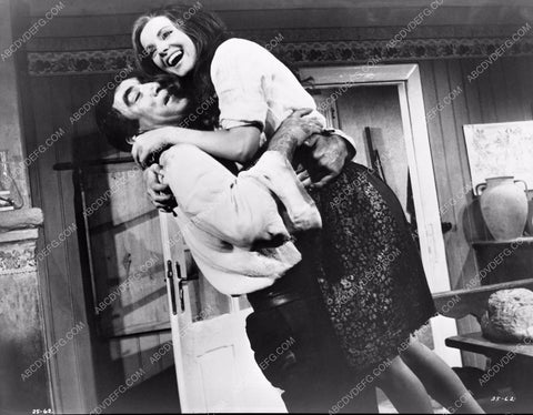 Anthony Quinn film scene 8b4-544