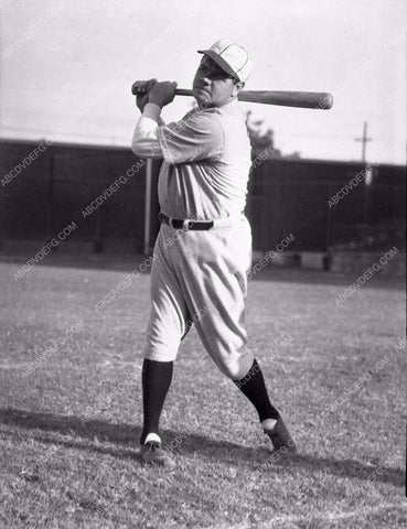 sports baseball legend Babe Ruth poses for the press 8b4-708