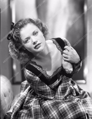 beautiful French actress Simone Simon portrait 8b4-846