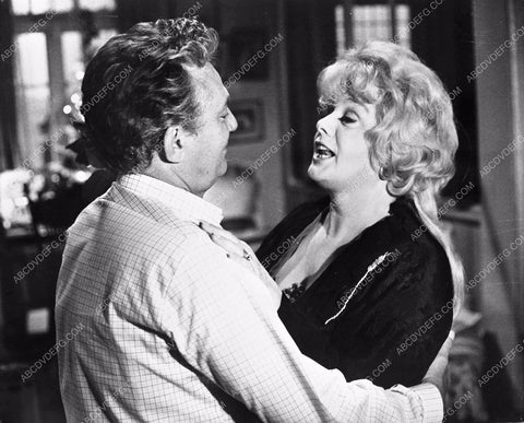 Peter Finch Shelley Winters film Something to Hide 8b5-037