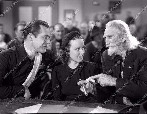 Charles Starrett and I don't know who 8b5-125