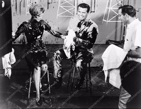 James Garner and who covered in oil or tar 8b5-171