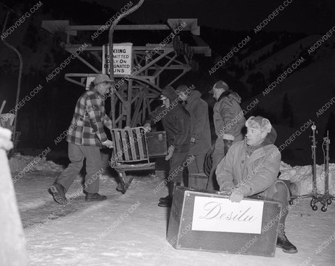 Desi Arnaz cast crew behind scenes Westinghouse Desilu Playhouse 8b5-278