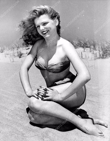 Shirley Penta designed own Bikini to go barefoot in sand Miami Beach 8b6-086