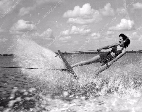 St Petersburg Fla bathing beauty Katy Turner aquaplanes at 60 mph 8b6-091