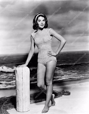 unknown vintage pinup dark hair barefoot bikini model 8b6-128