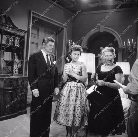 Ronald Reagan Diane Brewster TV G.E. Theater ep Nobody's Child 8b6-260