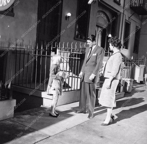 Ronald Reagan Diane Brewster Evelyn Rudie TV G.E. Theater 8b6-271