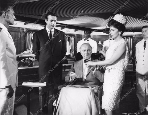 Sean Connery Gina Lollobrigida Ralph Richardson film Woman of Straw 8b6-317