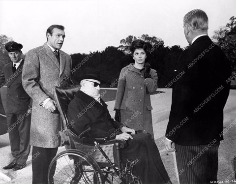 Sean Connery Gina Lollobrigida Ralph Richardson film Woman of Straw 8b6-332