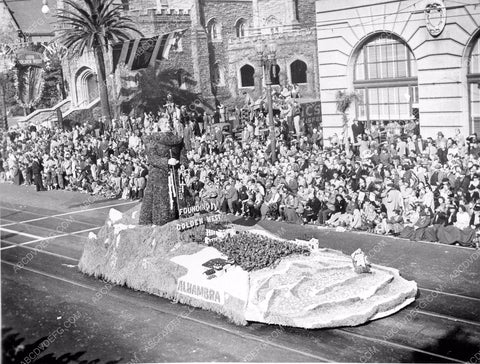 Pasadena Tourn of Roses Parade Alhambra Founding Golden West float 8b6-692
