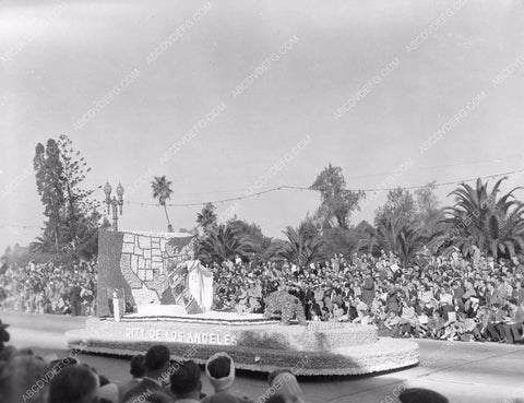 Pasadena Tourn of Roses Parade city of Los Angeles float 8b6-704