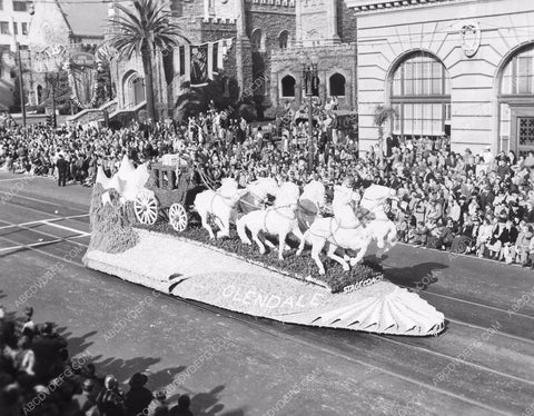 Pasadena Tourn of Roses Parade Glendale Stagecoach float 8b6-725