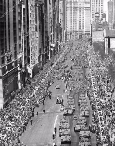 Historic Chicago 1946 Army Day Parade 2 mile stretch Michigan Ave 8b6-792