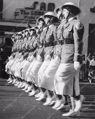 1968 Tourn of Roses Parade Women's Legion Auxillary marching 8b6-801