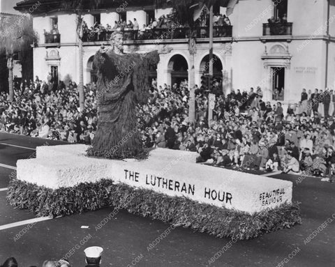 Pasadena Tourn of Roses Parade The Lutheran Hour float 8b6-804