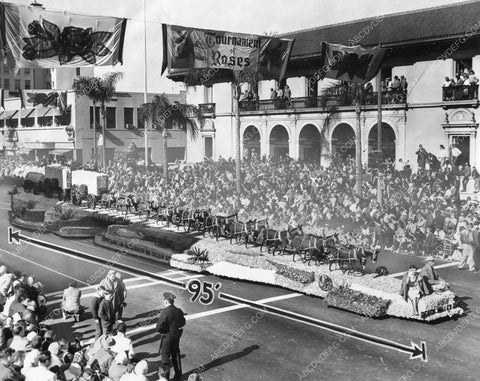 Pasadena Tourn of Roses Parade longest float ever 8b6-807