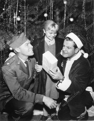 Dean Fredericks Sean McClory Barbara Beaird exchange Christmas presents TV Steve Canyon 9102-22