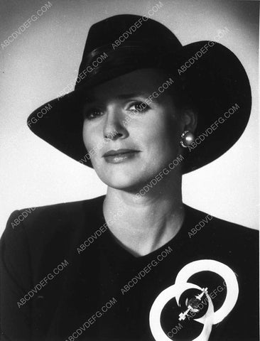 Sharon Gless portrait 9150-08