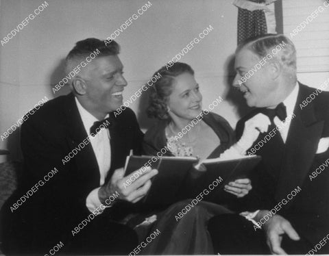 candid Burt Lancaster and friends 9491-32