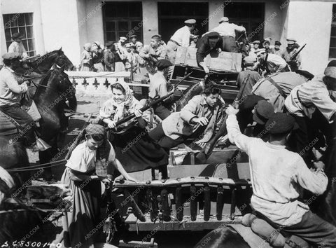 Anne Baxter Farley Granger film The North Star 9512-25