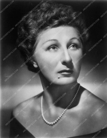 Judith Anderson portrait 9529B-30