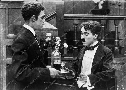 Charlie Chaplin silent movie The Adventurer 9593-10