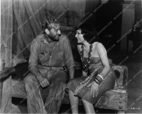 candid Walter Huston Lupe Velez behind the scenes MGM film Kongo 9660-09