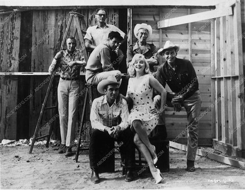 Marilyn Monroe Clark Gable and cast of The Misfits 9909-34