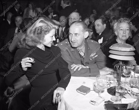 1942 Oscars Rita Hayworth at dinner Academy Awards aa1942-16