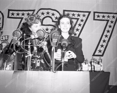 1942 Oscars Teresa Wright? On stage Academy Awards aa1942-17