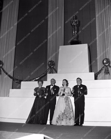 1946 Oscars Anne Baxter Olivia de Havilland Sam Goldwyn Harold Russell aa1946-13</br>Los Angeles Newspaper press pit reprints from original 4x5 negatives for Academy Awards.