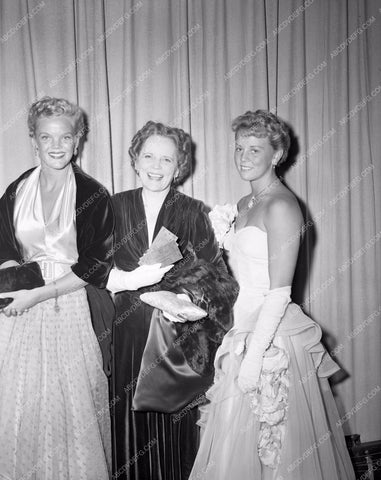 1958 Oscars please help me out Academy Awards aa1958-03</br>Los Angeles Newspaper press pit reprints from original 4x5 negatives for Academy Awards.