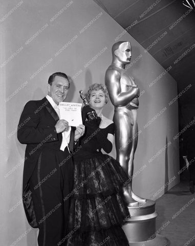 1959 Oscars Edmond O'Brien Shelley Winters Academy Awards aa1959-53</br>Los Angeles Newspaper press pit reprints from original 4x5 negatives for Academy Awards.