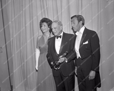 1960 Oscars someone please help me out Academy Awards aa1960-29</br>Los Angeles Newspaper press pit reprints from original 4x5 negatives for Academy Awards.