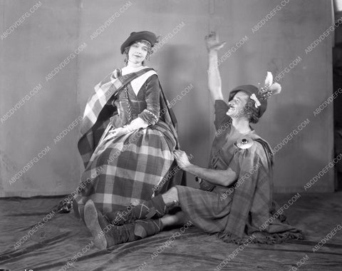 Lillian Gish Norman Kerry silent film Annie Laurie anilau-09